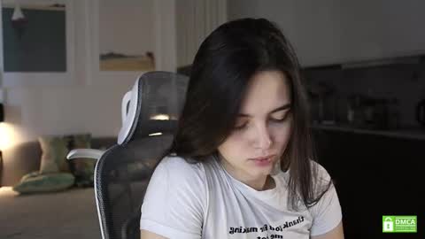 Snapshot of _whoareu_ chatting on November 15, 10:45 am Kristina online show from November 15, 10:45 am