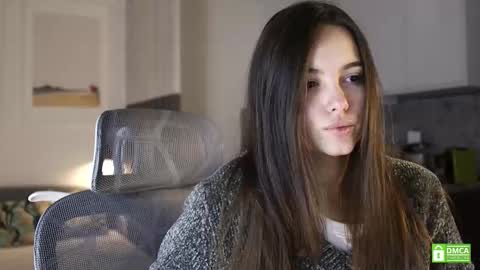 Snapshot of _whoareu_ chatting on November 21, 11:20 am Kristina online show from November 21, 11:20 am