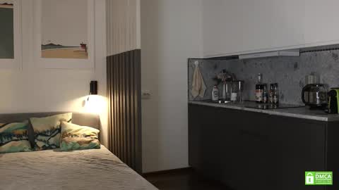 Snapshot of _whoareu_ chatting on December 3, 11:52 am Kristina online show from December 3, 11:52 am