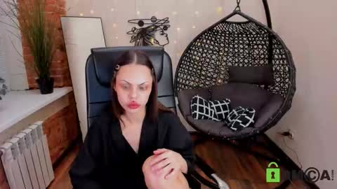 _your_lilith_ online show from November 25, 3:23 pm