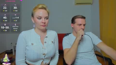 Snapshot of _yourpleasure_ chatting on December 19, 8:34 pm Candice and Mark online show from December 19, 8:34 pm