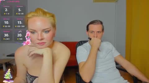 Snapshot of _yourpleasure_ chatting on December 26, 6:01 pm Candice and Mark online show from December 26, 6:01 pm