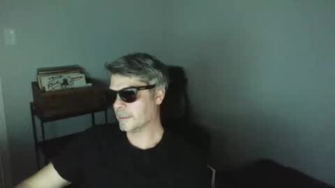 Snapshot of _zeus____ chatting on December 16, 12:59 am Zeus online show from December 16, 12:59 am