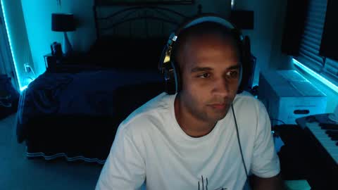 a4orce online show from December 31, 6:48 am