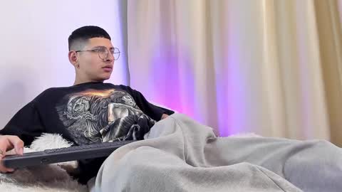 alejo online show from December 18, 3:15 am