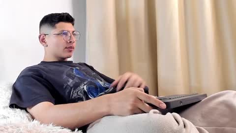 alejo online show from February 8, 6:33 am