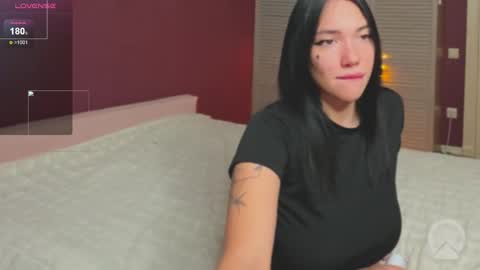 Kris Michael online show from October 30, 8:20 pm