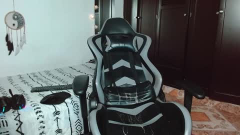 Snapshot of aarman_bannana chatting on December 10, 5:07 am aarman online show from December 10, 5:07 am