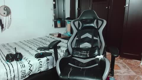 Snapshot of aarman_bannana chatting on December 14, 2:12 am aarman online show from December 14, 2:12 am