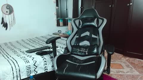 Snapshot of aarman_bannana chatting on December 17, 2:55 am aarman online show from December 17, 2:55 am