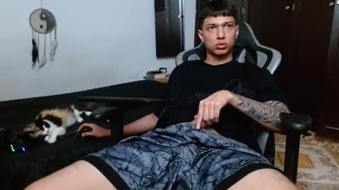 Snapshot of aarman_bannana chatting on February 21, 12:38 am aarman online show from February 21, 12:38 am