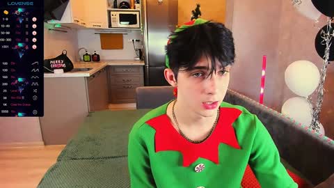 Snapshot of aaron_bang chatting on December 25, 11:20 pm Aaron Bang online show from December 25, 11:20 pm