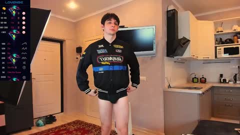 Snapshot of aaron_bang chatting on January 25, 2:37 am Aaron Bang online show from January 25, 2:37 am