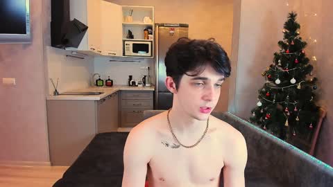 Snapshot of aaron_bang chatting on January 25, 8:42 am Aaron Bang online show from January 25, 8:42 am