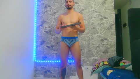 Aaron kwok online show from December 19, 4:34 am