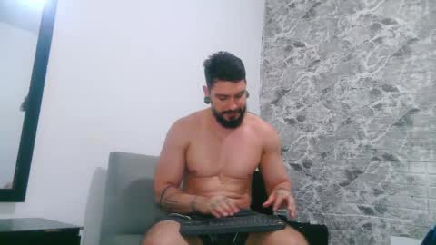 Aaron kwok online show from March 12, 3:57 am