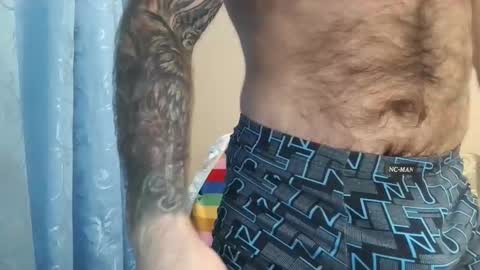 Snapshot of aaron_royal chatting on December 11, 7:03 pm Davin tayl online show from December 11, 7:03 pm