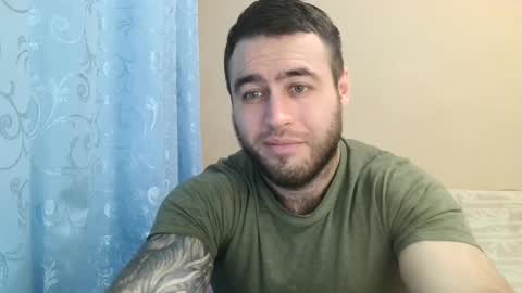 Snapshot of aaron_royal chatting on February 5, 7:20 pm Davin tayl online show from February 5, 7:20 pm