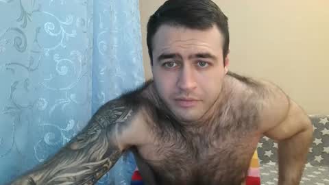 Snapshot of aaron_royal chatting on February 11, 6:33 pm Davin tayl online show from February 11, 6:33 pm