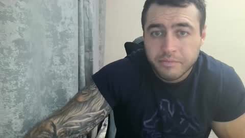 Snapshot of aaron_royal chatting on September 18, 4:20 pm Davin tayl online show from September 18, 4:20 pm