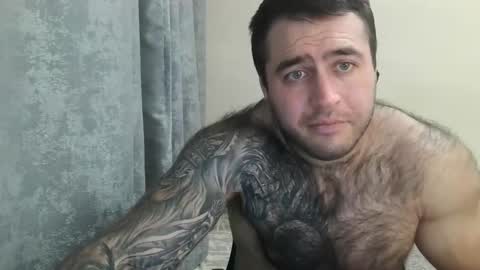 Snapshot of aaron_royal chatting on September 29, 3:50 pm Davin tayl online show from September 29, 3:50 pm