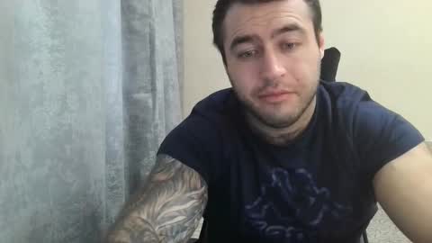 Snapshot of aaron_royal chatting on September 30, 4:06 am Davin tayl online show from September 30, 4:06 am