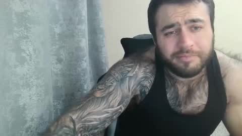 Snapshot of aaron_royal chatting on October 18, 4:19 pm Davin tayl online show from October 18, 4:19 pm