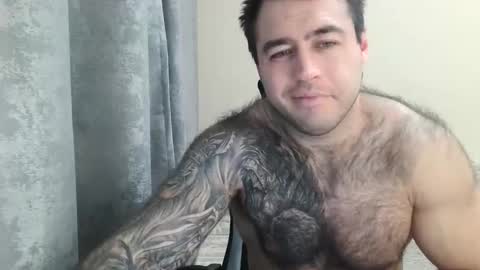 Snapshot of aaron_royal chatting on November 22, 2:43 am Davin tayl online show from November 22, 2:43 am