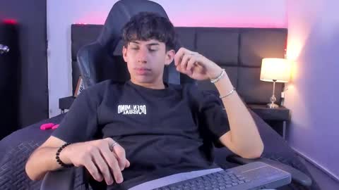 Aron online show from September 30, 6:24 pm