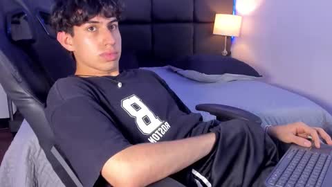 Aron online show from October 7, 6:27 pm