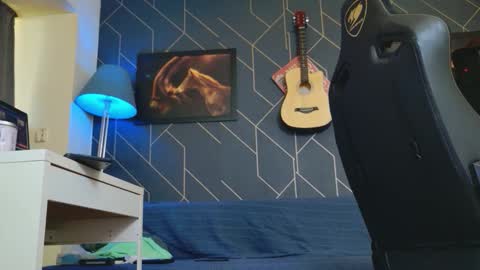 Aaron online show from September 12, 10:26 am