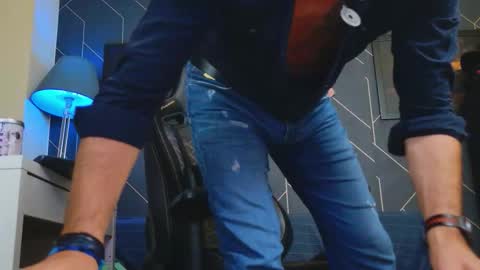 Aaron online show from September 13, 3:06 am