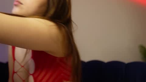 Aylin online show from November 18, 1:15 pm