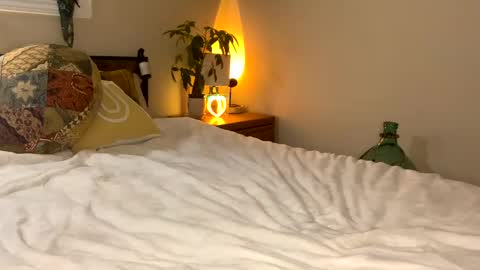 Abbie online show from February 8, 2:15 am