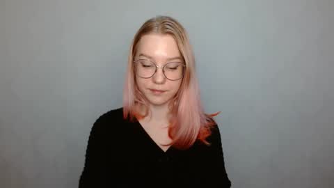 Snapshot of abbymoore__ chatting on December 16, 12:06 pm Abby Lovense is active online show from December 16, 12:06 pm