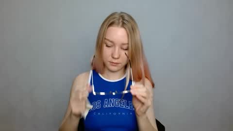 Snapshot of abbymoore__ chatting on January 3, 12:41 pm Abby Lovense is active online show from January 3, 12:41 pm