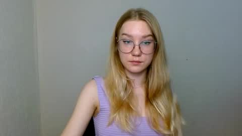 Snapshot of abbymoore__ chatting on November 25, 12:16 pm Abby Lovense is active online show from November 25, 12:16 pm