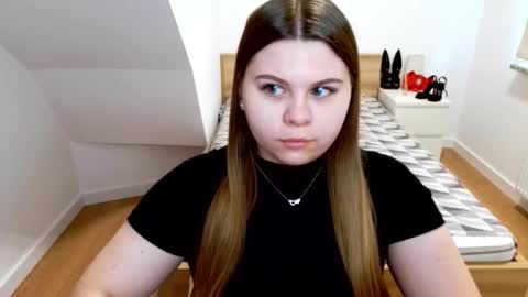 Snapshot of abbyvibe chatting on December 2, 9:47 am abbyvibe online show from December 2, 9:47 am