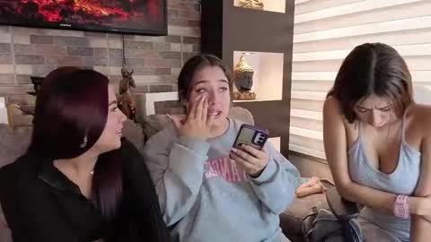 abella_as_ online show from September 24, 3:59 pm