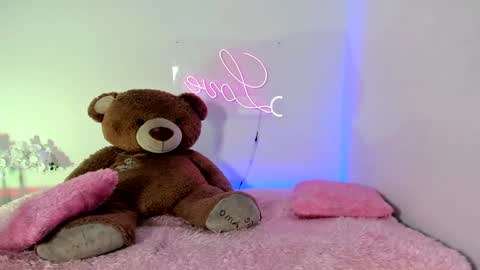  Abella and Kendra  online show from February 3, 11:26 pm