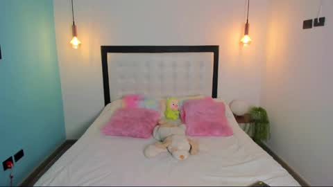  Abella and Kendra  online show from March 10, 10:34 pm