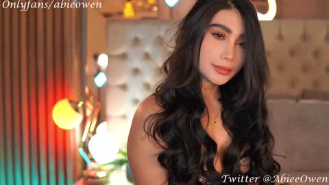 Snapshot of abie_owen chatting on December 19, 12:13 am abie_owen online show from December 19, 12:13 am