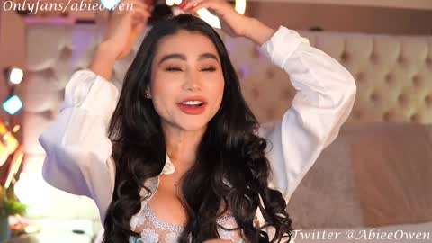 Snapshot of abie_owen chatting on January 4, 12:05 am abie_owen online show from January 4, 12:05 am