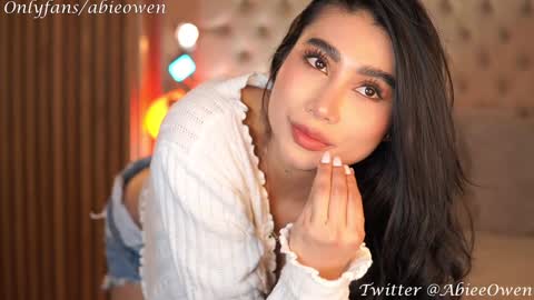 Snapshot of abie_owen chatting on January 15, 2:17 am abie_owen online show from January 15, 2:17 am