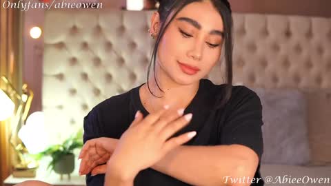 Snapshot of abie_owen chatting on January 22, 8:38 pm abie_owen online show from January 22, 8:38 pm