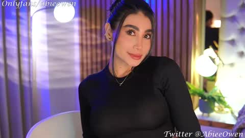 Snapshot of abie_owen chatting on February 19, 9:14 pm abie_owen online show from February 19, 9:14 pm