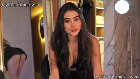 Snapshot of abie_owen chatting on September 23, 12:13 am abie_owen online show from September 23, 12:13 am