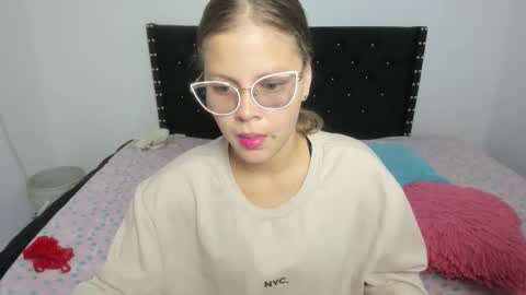 abigail_hot10 online show from November 6, 8:54 pm