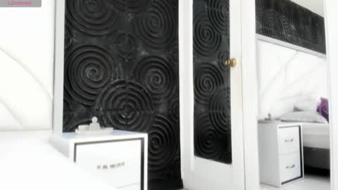 Snapshot of abigailwilliams_ chatting on November 17, 11:16 am Abigail online show from November 17, 11:16 am