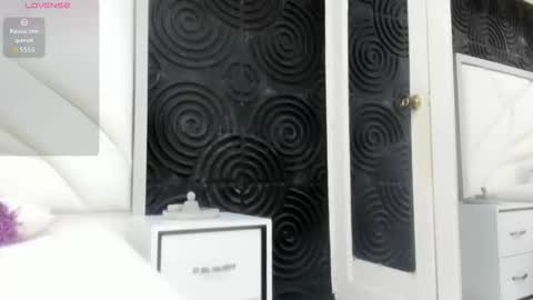 Snapshot of abigailwilliams_ chatting on November 18, 11:14 am Abigail online show from November 18, 11:14 am